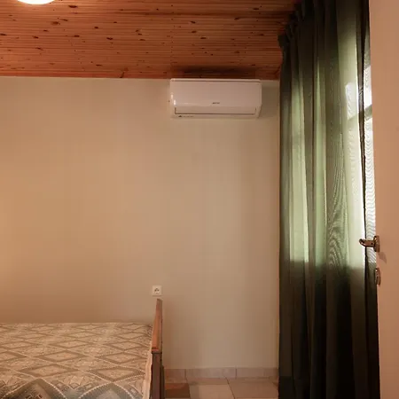 Holiday home Hidden Garden House Nea Kallikrateia